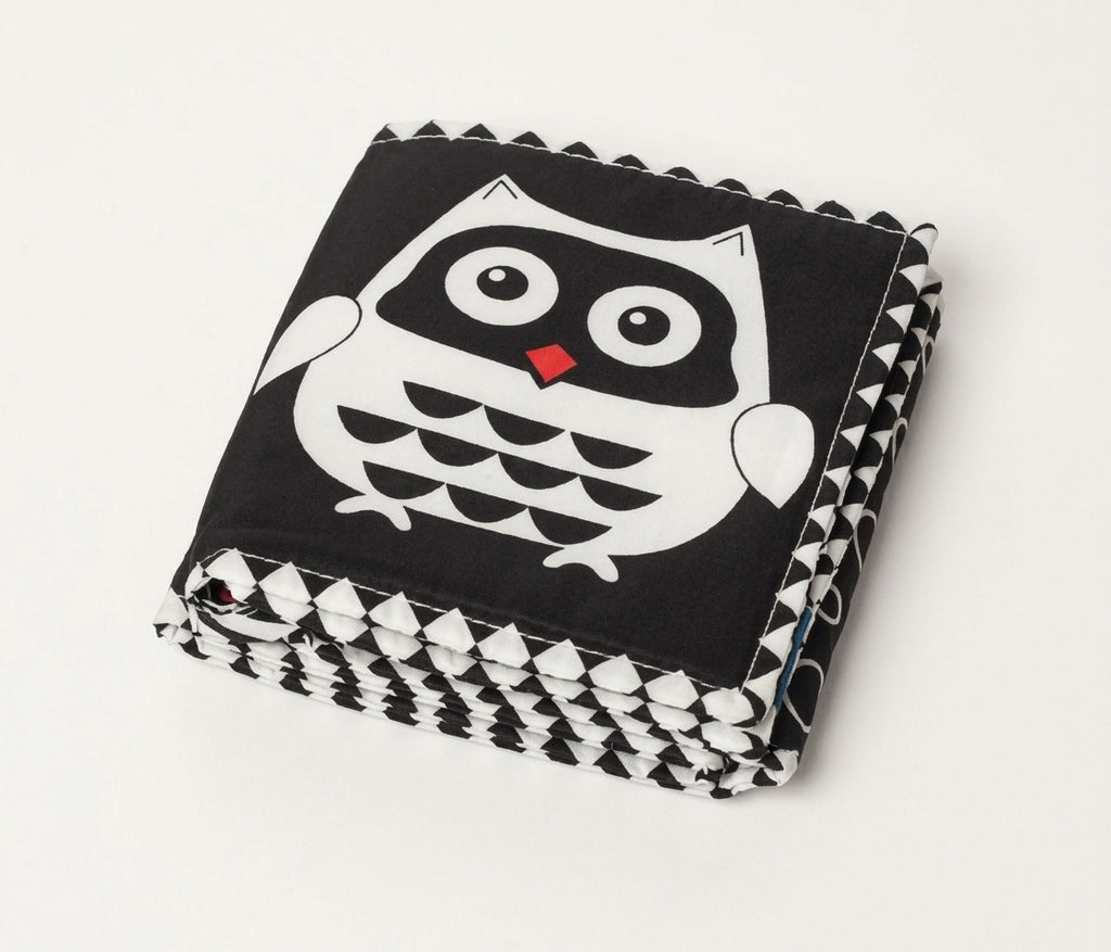 Montessori Newborn Contrast Book